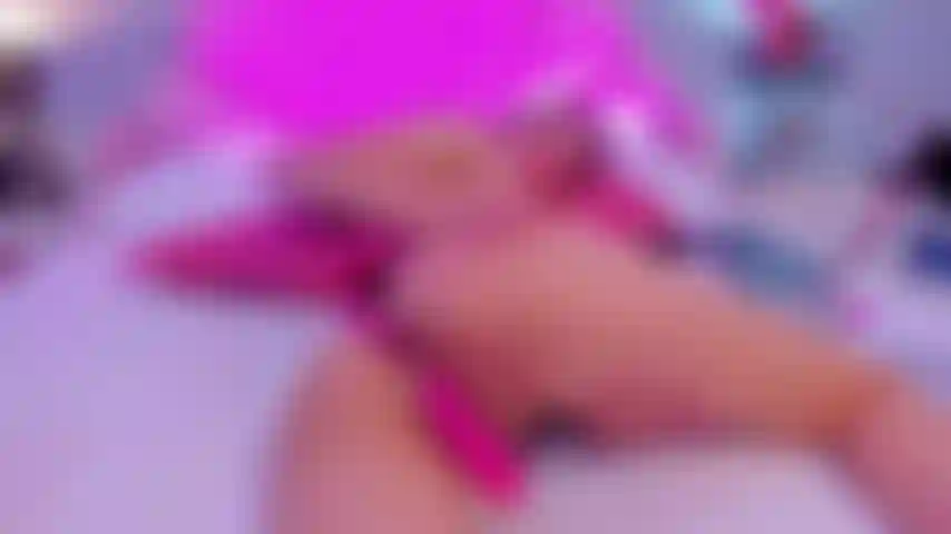 Doble estimulación, azotes, gemidos y vibraciones donde más me gusta.