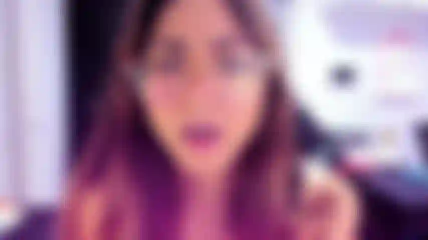 Ana te chupa la polla muy rico en la oficina // español.