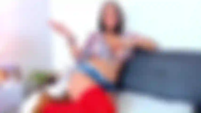 Vibrate my ass and make me squirt! I'll fuck you because you're part of my fan club!