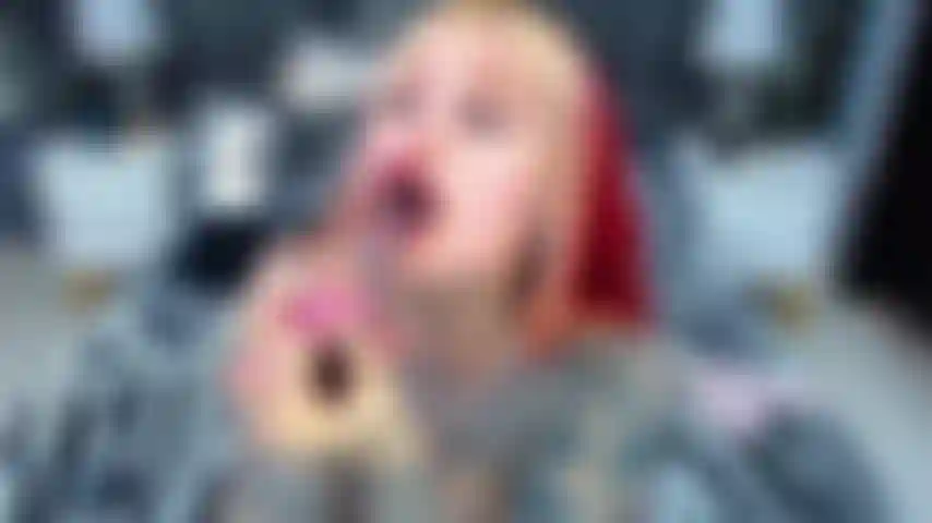 Guarra garganta profunda.