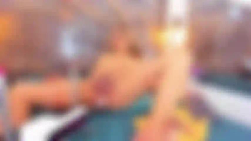 Jugando duro con mi máquina de follar.