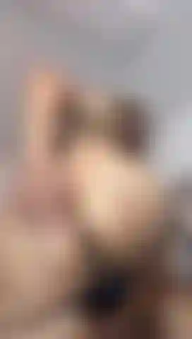 Meto los dedos en el culo.