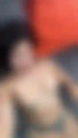 Sexy y provocativa me masturbaré para ti.