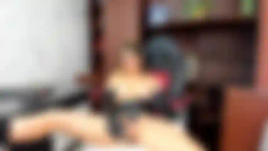 I FUCKED MY PINK PUSSY HARD IN THE OFFICE