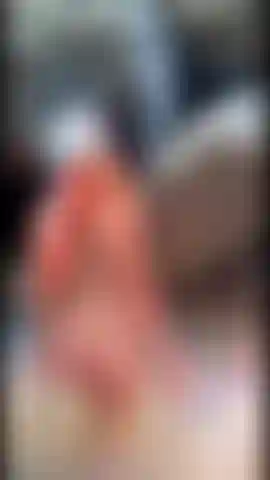 Exhibicionista brasileña totalmente desnuda en el rio.