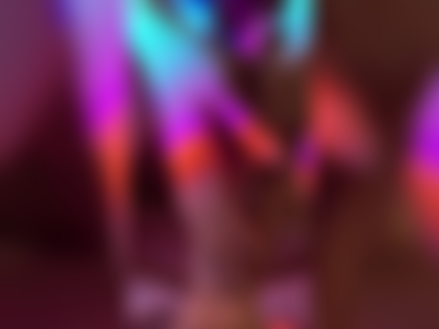 Masturbación con consolador grande aceitoso.