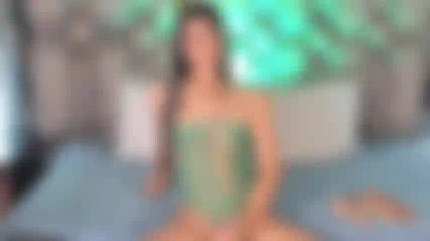 Celebrando san patricio con una deliciosa masturbacion.