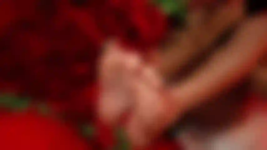 Saborea mis pies en el día de san valentín.