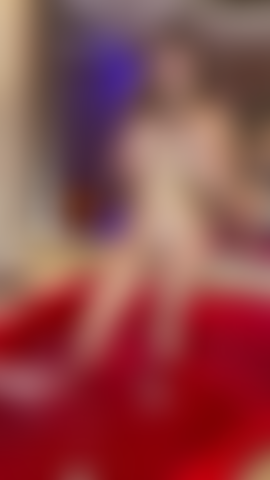 Video desnuda en jacuzzi.