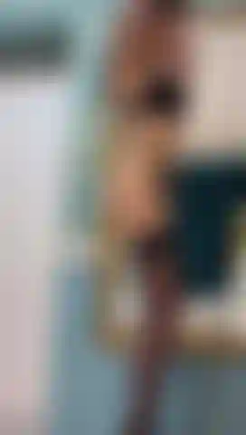 Piernas largas y provocativa sexy.