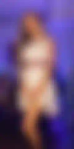 La diversión navideña caliente de anita dark - coño y pies.