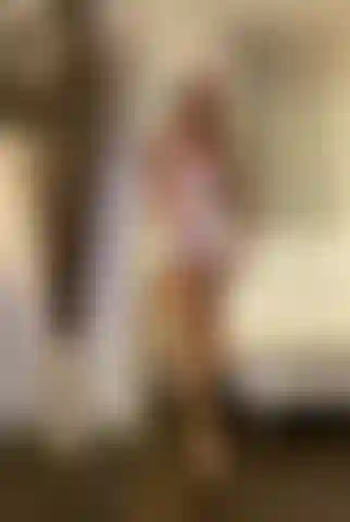 La estrella porno anita dark como una enfermera sexy: charla sucia y sexo con juguetes.