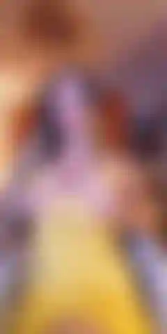 El juguete de anita dark chupando y jugando con las tetas.