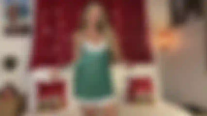 El super caliente video de nochebuena de anita dark.