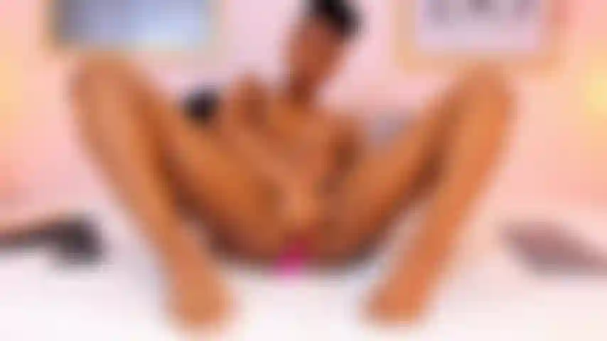 Demasiado caliente en el sexo de satisfacción, me masturbo duro y las tetas muy salivadas.