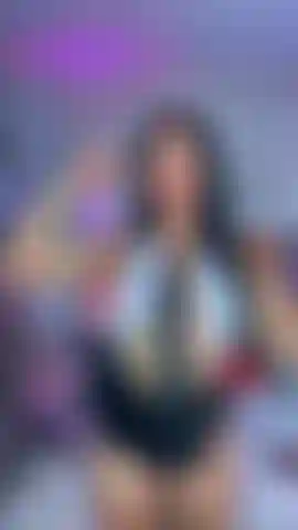 I show you my sensual bisep for you