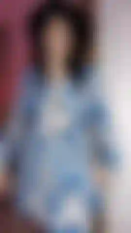 Wearing a dress without panties (Amateur)