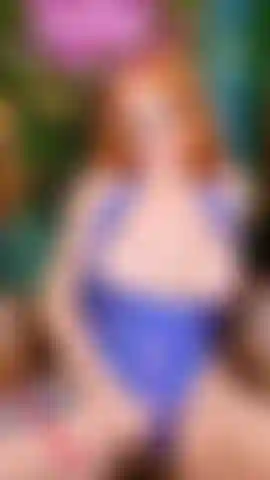 Sola en casa parte 2 - dildo vibrador azul a juego con la lencería... Jugué con mi dildo vibrador azul mientras mi marido miraba y se masturbaba fuera de cámara.