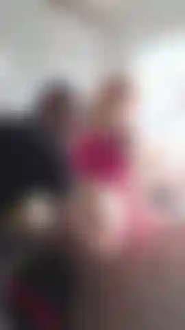 Le di a mi marido uso libre durante 24 horas... Primero, me folló mientras yo estaba fregando, luego jugó conmigo mientras yo estaba leyendo, luego se metió en la ducha conmigo...¡Vaya, 2 faciales en un día, qué chica más afortunada!
