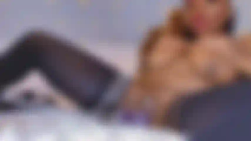 Tres juguetes, creampies y una máquina de follar!