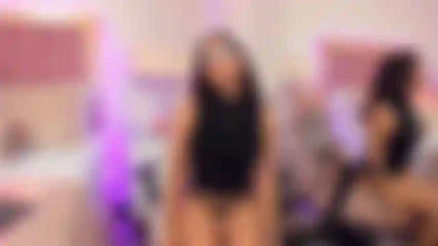 Me follo duro el coño con tacones.