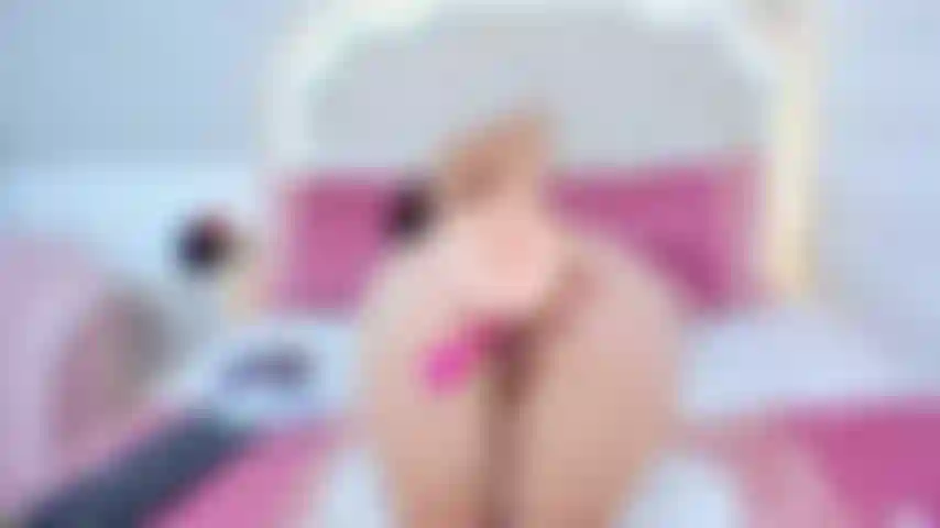 Mi culo esta siendo follado por una buena polla.