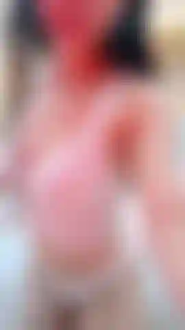 Mis tetas piden ser folladas y besadas hasta que estén muy mojadas.