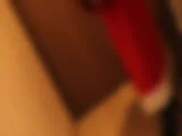 Ven a desenvolver tu sexy regalo y llévate conmigo tantos secretos.