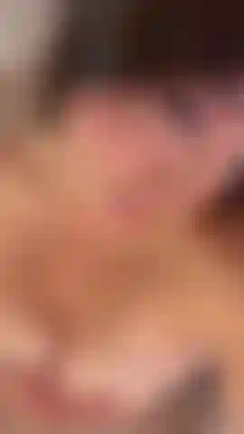 Me encantan mis tetas enormes.