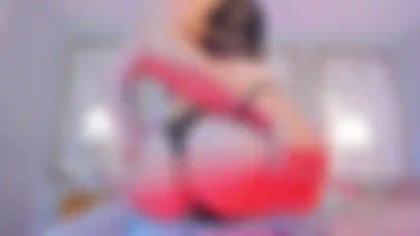 Este hermoso culo no para de moverse! Y lo mejor... Sin tanga.