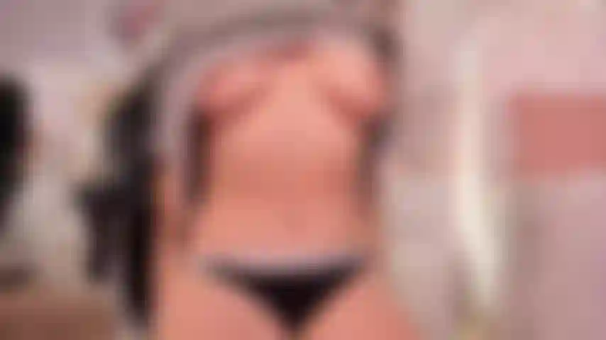 Es hora de jugar con mi coño apretado!