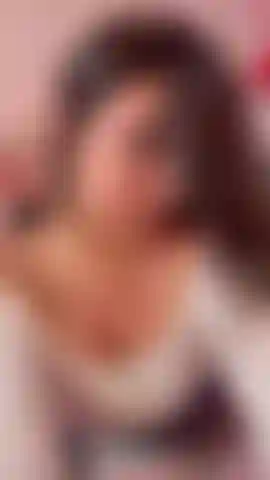 Bonitos labios, tetas, cuerpo... Mmm si.