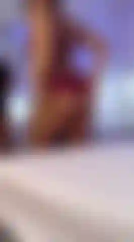 Sexy dance that ended in naked twerk!