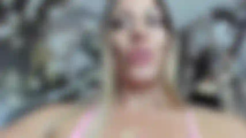 # Strapon#flex#topless#dom.