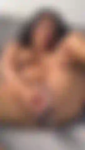 Me gusta usar mi dildo fuerte para votar mi semen.