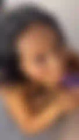 Garganta profunda con mi consolador.