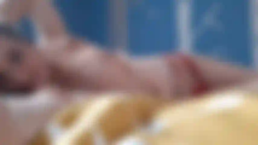 Sexy saludos desde mi cama.