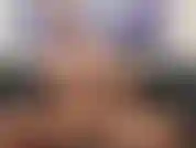 Juego de polla dura con los dedos en el culo.