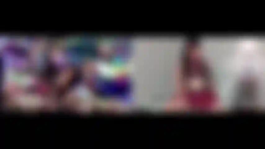 Doble detención dominatrix con princesssnowangel- has sido un chico travieso y vamos a hacer que te calles la puta boca durante la clase mientras metemos nuestras pollas enormes por tu garganta para entrenarte como putita. Más te vale ganarte ese crédito extra o si no...