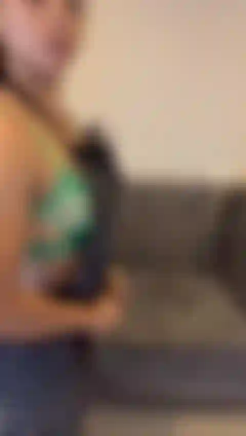 Teasing_sofa.