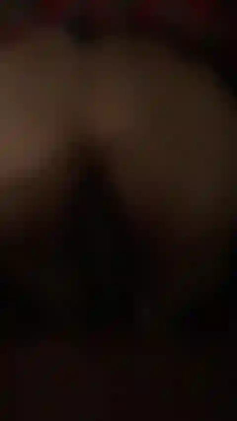 Follándome lentamente a mi amigo asiático.