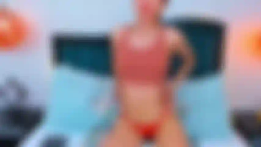 Muevo mi culo despacio, provocativamente... Sabiendo que cada giro te vuelve loca de deseo.