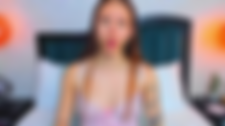 Mis tetas y mi cuerpo sensual te llevan a lo más alto, tocándome mientras me miras.