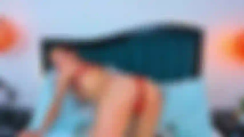 Estoy tan cachonda que no me importa nada... Solo quiero que me llenes.