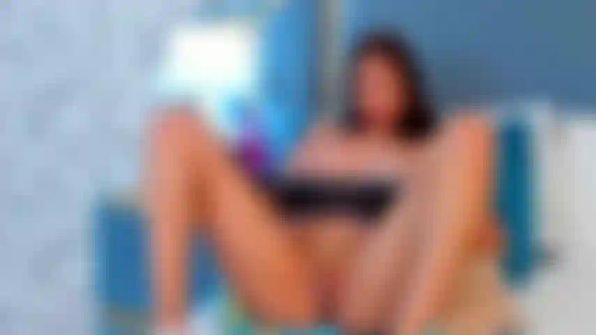 I get very horny, my hands explore every corner of my pussy while I masturbate very hard until I explode with pleasure..