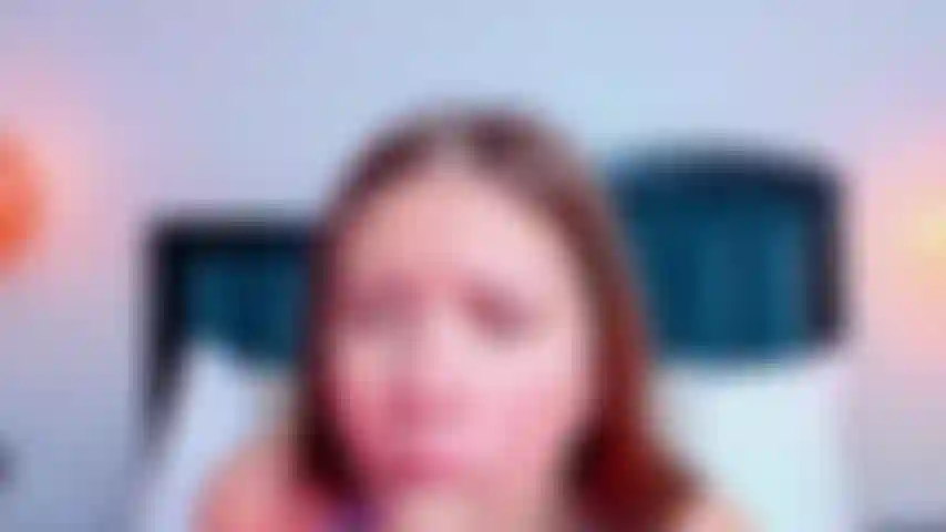 Estoy tan mojada que solo tu lengua puede calmarme, ven y dame polla toda la noche.
