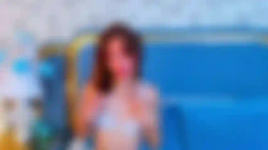 Me dejo llevar sensualmente para que bailes al ritmo de mis tetas satinadas video caliente!!!!!