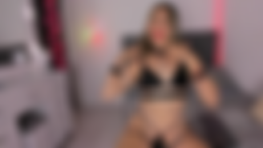 Traviesa, hermosa y muy peligrosa... ¿Estás lista para jugar?".