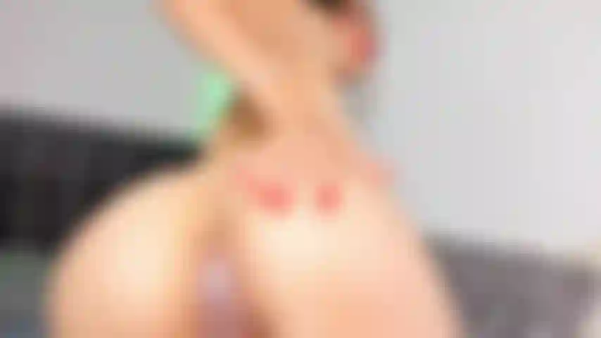 " No soy sólo una cara bonita... Soy el deseo que tu imaginación enciende".