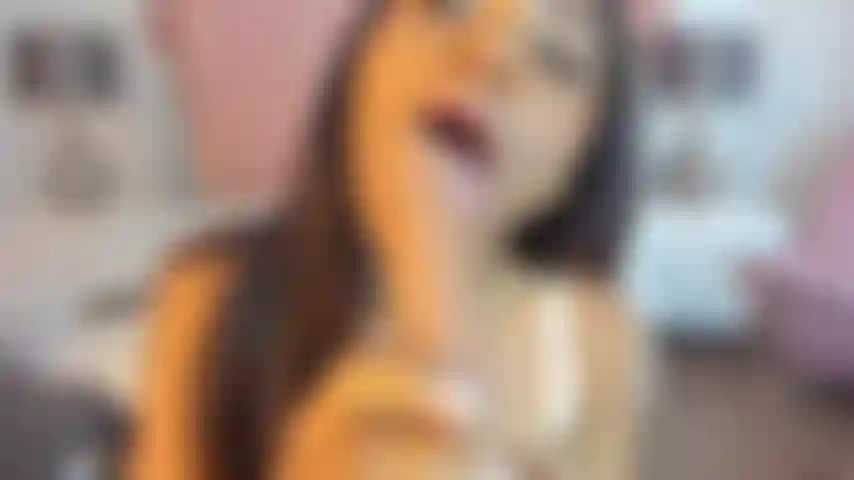 Déjame chuparte la polla hasta que te corras en mi boca.